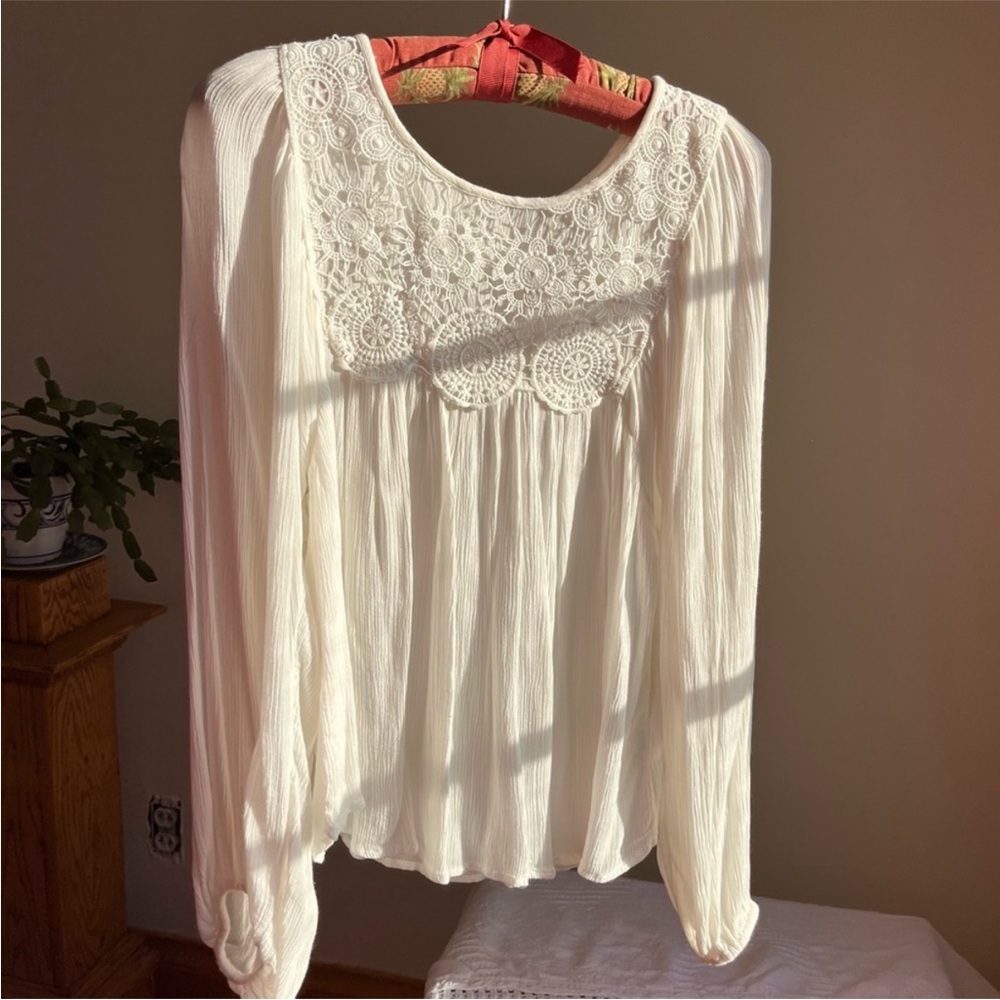 Flouncy boho ivory top from Gap